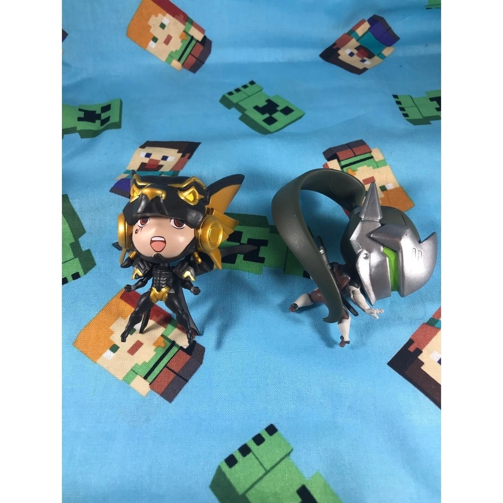 2 cute but‎ deadly figures (bmnt)